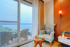 Living area - Divine Peaks Dharamshala (Dharamshala)