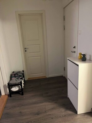 อพาร์ทเมนท์, 2 ห้องนอน, ระเบียง | ภายใน