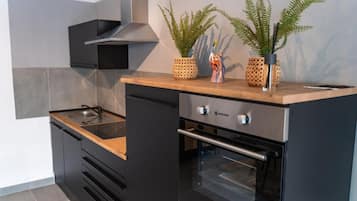 Réfrigérateur, four, plaque de cuisson, lave-vaisselle