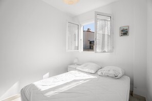 3 Schlafzimmer, Bügeleisen/Bügelbrett, Bettwäsche