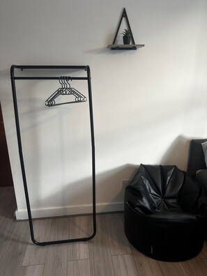 Interior - Cozy Studio Flat, Heart Of Finsbury Park.
LESS THAN 1 Minute from train station. (London)