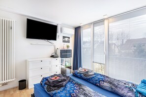 2 chambres, fer et planche à repasser, Wi-Fi, draps fournis