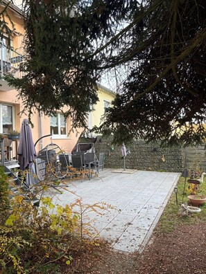 Terrace/patio - B&B Apartment Kuckucksnest – Comfort in the Black Forest – Breakfast Optional (Villingen-Schwenningen)