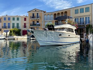 Marina - Charming apartment in the heart of Port Grimaud, Parking, Mooring and beach 5mn away (Port Grimaud)