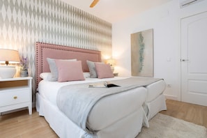 Appartement (2 Bedrooms) | 2 chambres, fer et planche à repasser, Wi-Fi gratuit, draps fournis