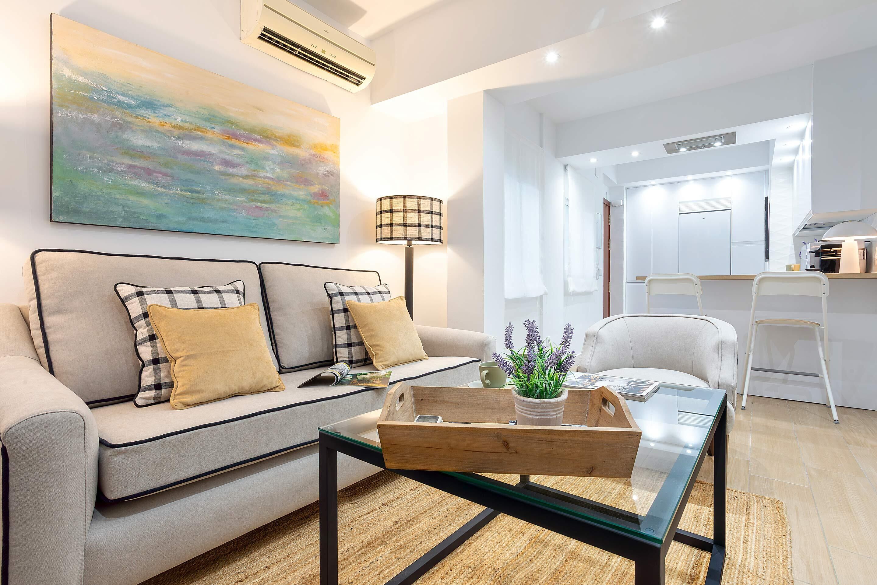 Apartment (2 Bedrooms) | Living room | TV