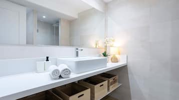 Apartment (2 Bedrooms) | Bathroom