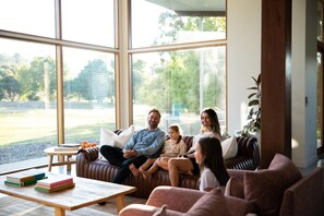 Interior - Silver House - Mt Buffalo Rd - Alpine Haven on Mount Buffalo Road – A Spacious Retreat for Families, Friends & Nature Lovers (Porepunkah)