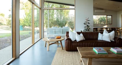 Silver House, Ground Floor - Mt Buffalo Rd - Alpine Haven on Mount Buffalo Road – A Spacious Retreat for Families, Friends & Nature Lovers