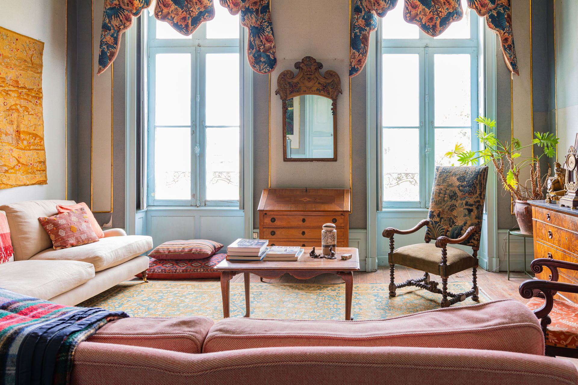 Télévision, cheminée