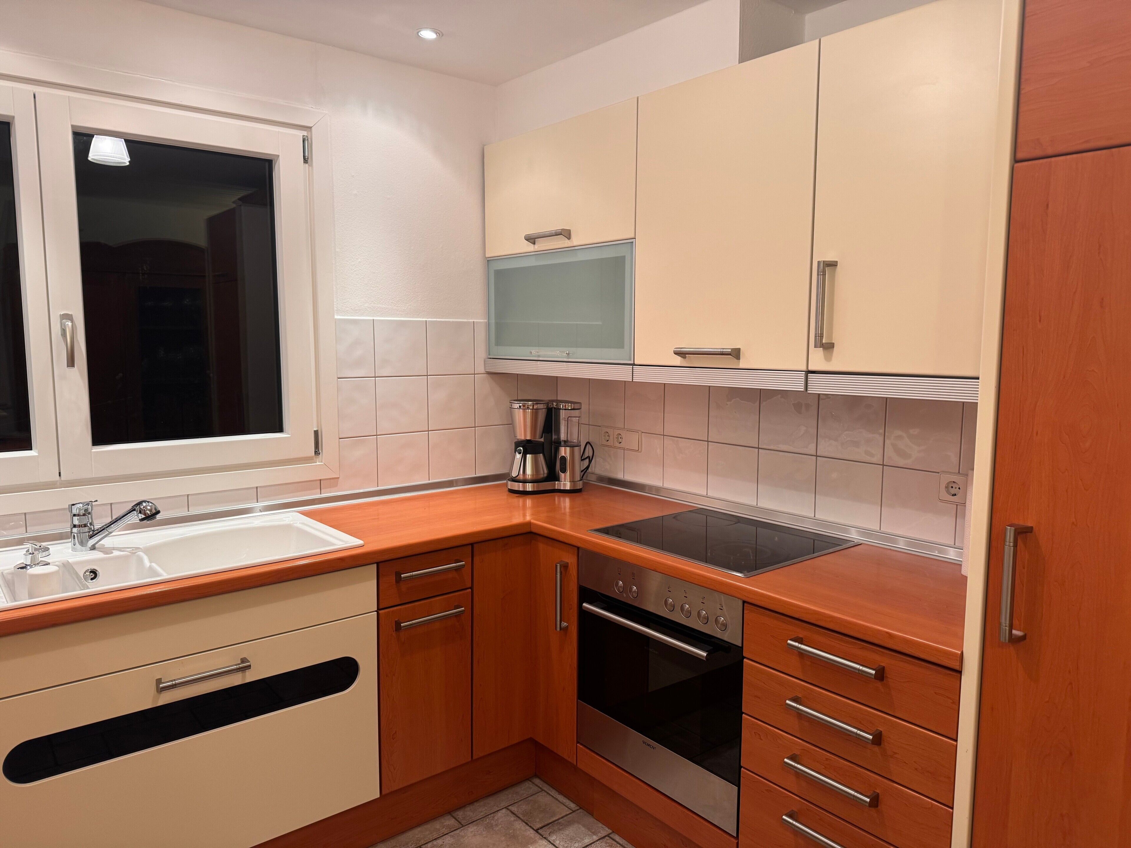 Geladeira, fogão, cooktop, lava-louças