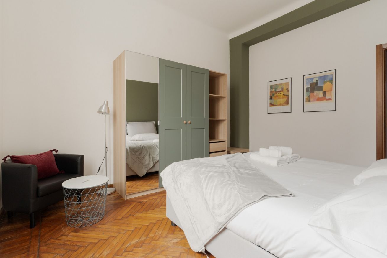 2 Schlafzimmer, Bügeleisen/Bügelbrett