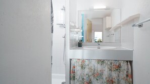 Shower - Nice apartment with terrace, close to the sea, sleeps 6 (Agde)