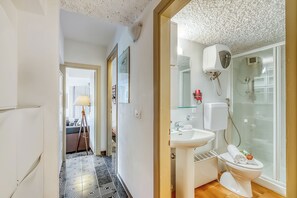 Bathroom - Thai House Private Parking Near Lake (Toscolano Maderno)