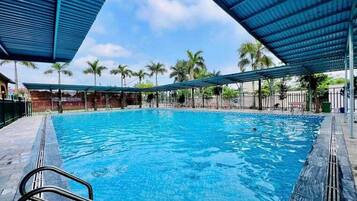 Seasonal outdoor pool