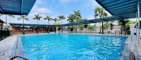 Seasonal outdoor pool