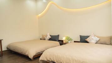 Bureau, espace de travail pour ordinateur portable, Wi-Fi gratuit