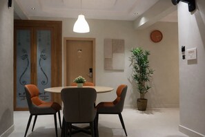 Apartment, 2 Schlafzimmer | Speisen