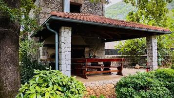 Tempat makan outdoor