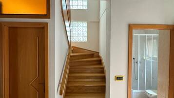 Casa, vista montagna | Interni