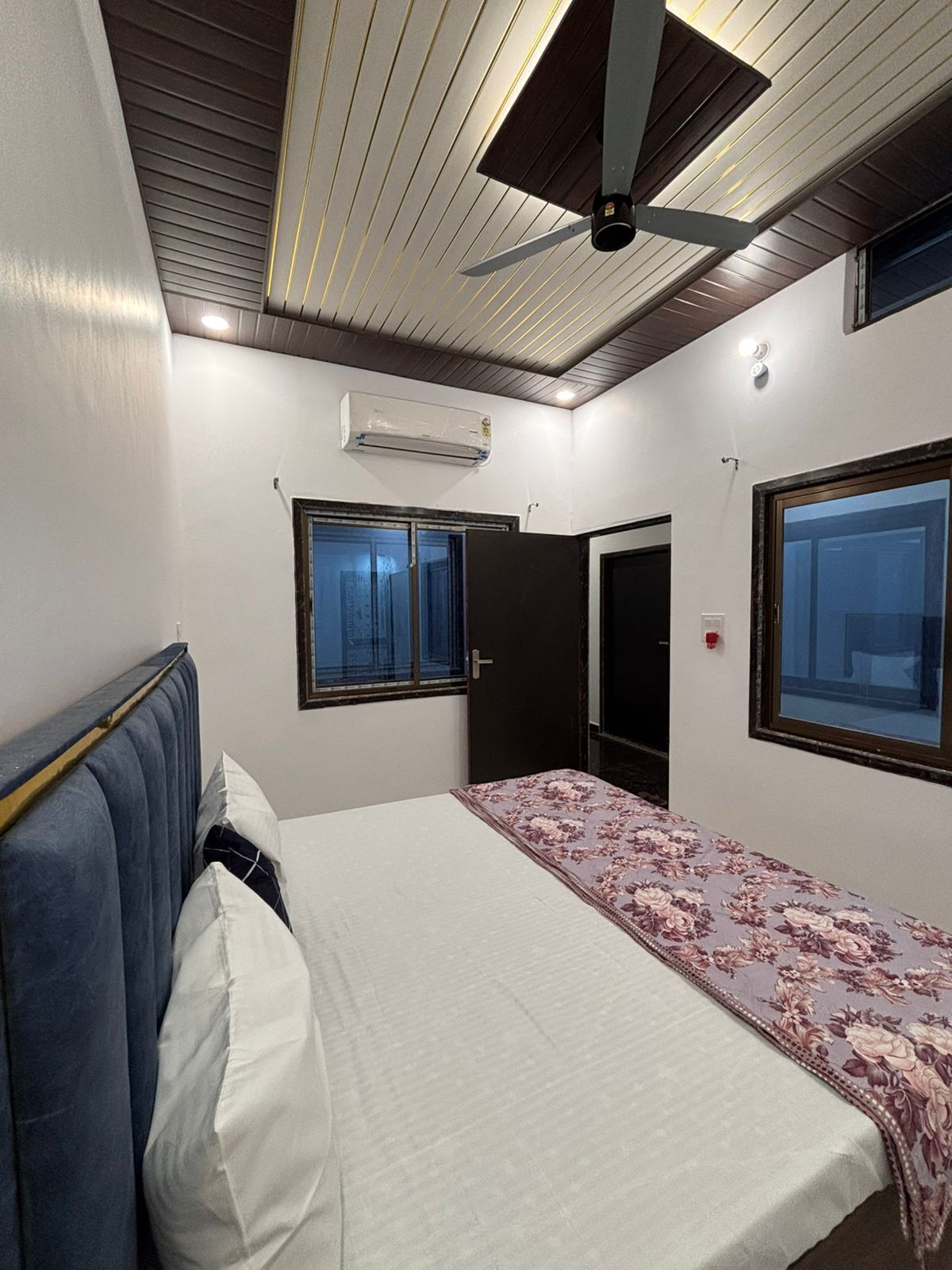 Superior tweepersoonskamer | Een bureau, een laptopwerkplek, gratis wifi