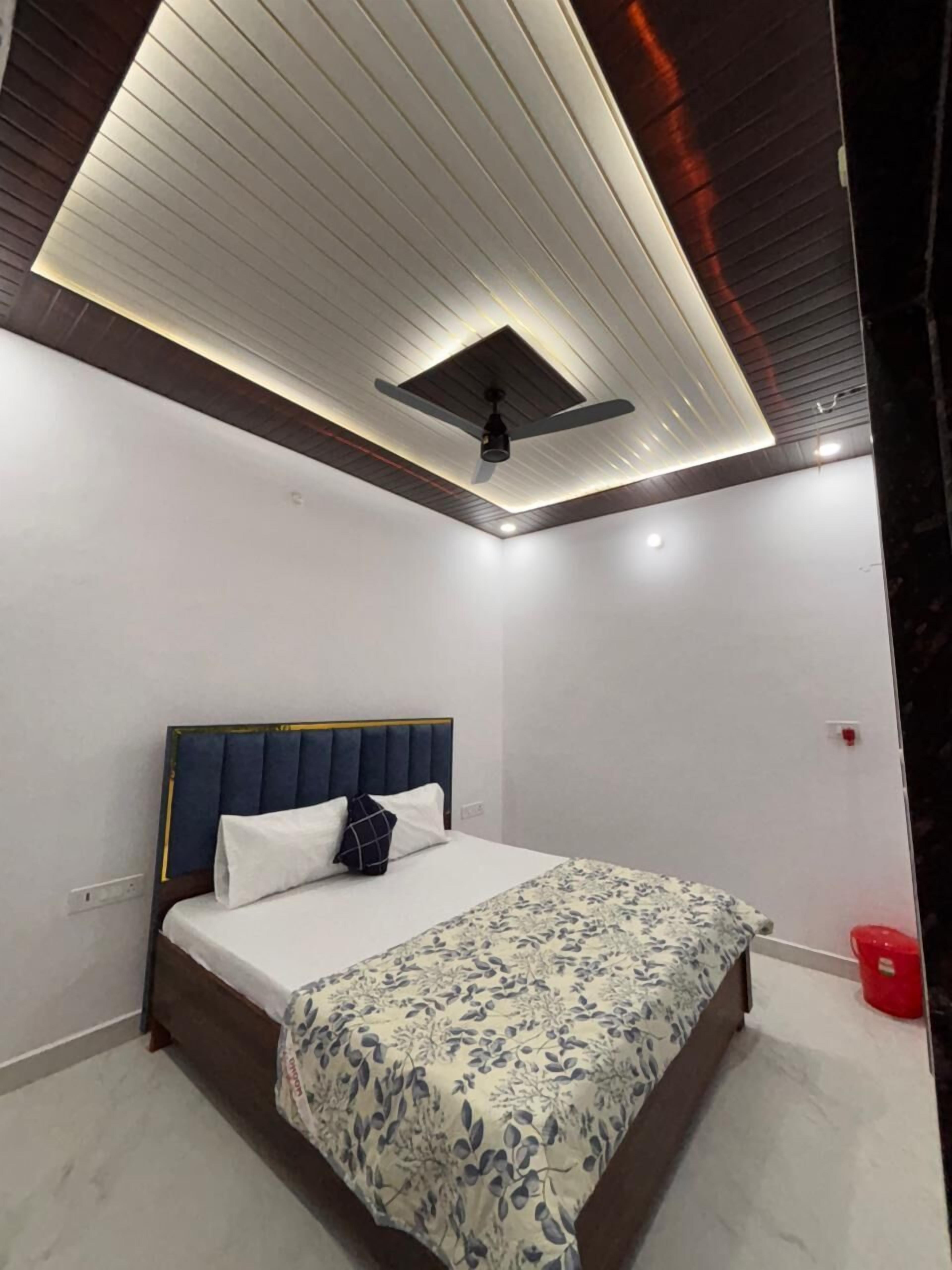 豪華雙人房 | 書桌、筆電工作空間、免費無線上網