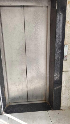 Elevator - Brij Darshan (Vrindavan)