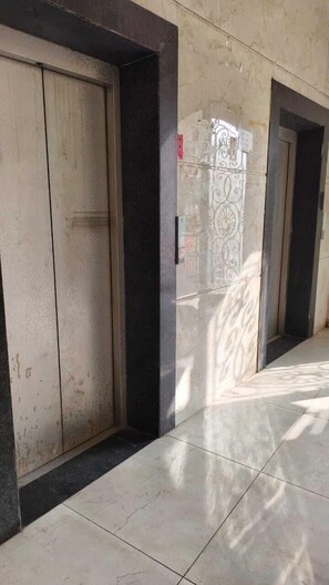 Elevator - Brij Darshan (Vrindavan)