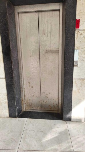 Elevator - Brij Darshan (Vrindavan)