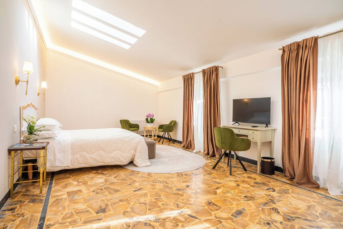 Deluxe Double Room, Park View | Desk, laptop workspace, free WiFi