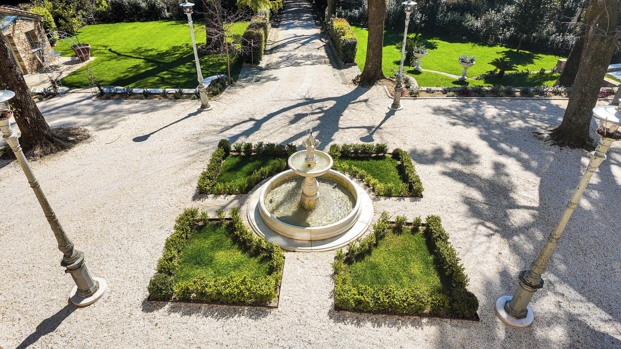 ห้องพรีเมียร์สวีท, วิวสวนสาธารณะ | โต๊ะทำงาน, พื้นที่ทำงานแบบใช้แล็ปท็อป, Wi-Fi ฟรี, ผ้าปูที่นอน