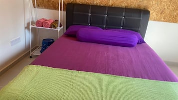 Deluxe Double Room | Desk, bed sheets