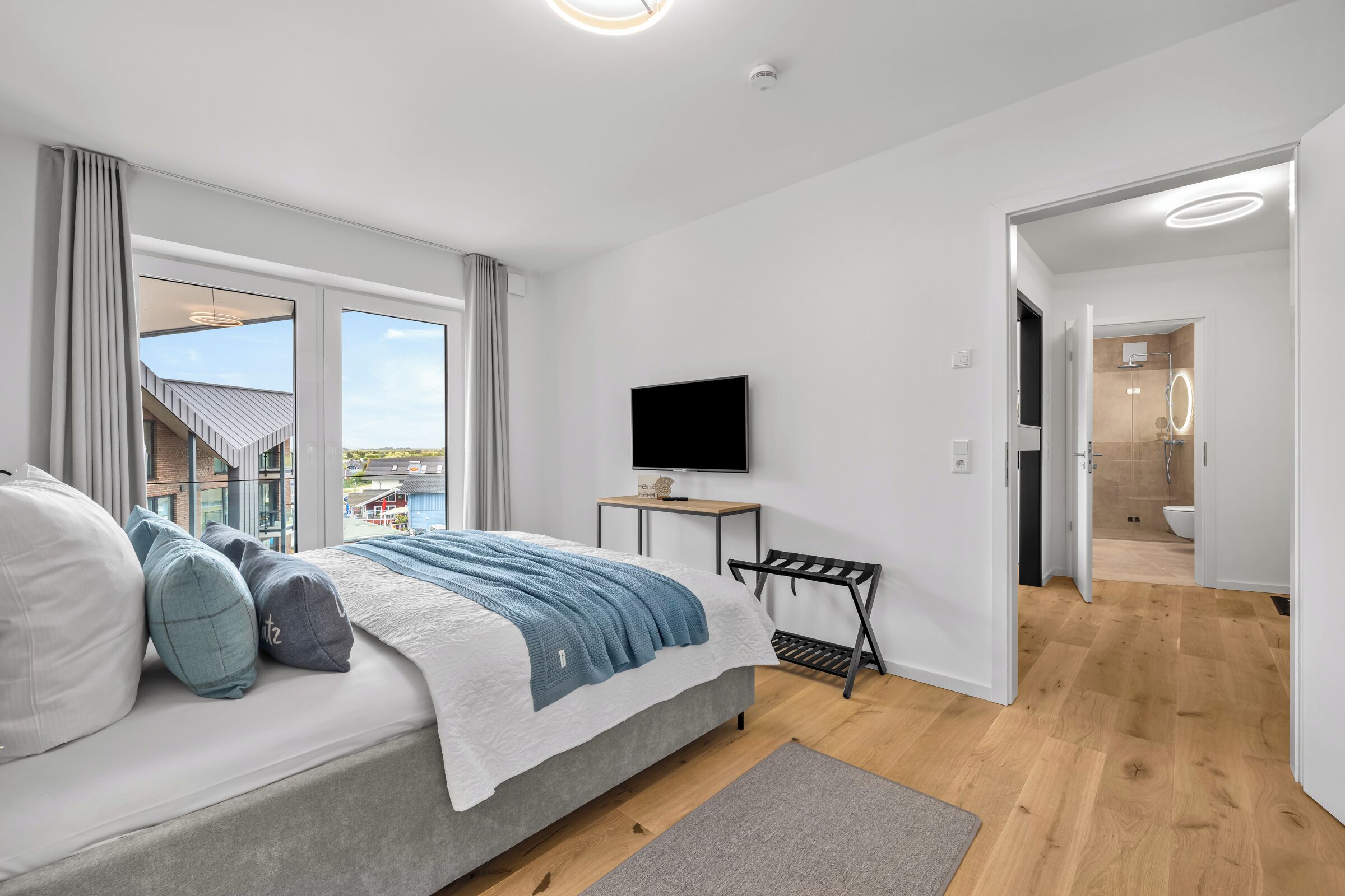 1 habitación, tabla de planchar con plancha, wifi gratis y ropa de cama 