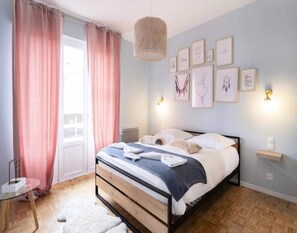 Iron/ironing board - Messina for Eight People (Metz)