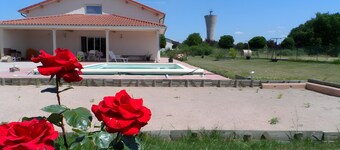 Bed and Breakfast 'Côté Campagne' with Mountain View, Shared Pool and Wi-Fi