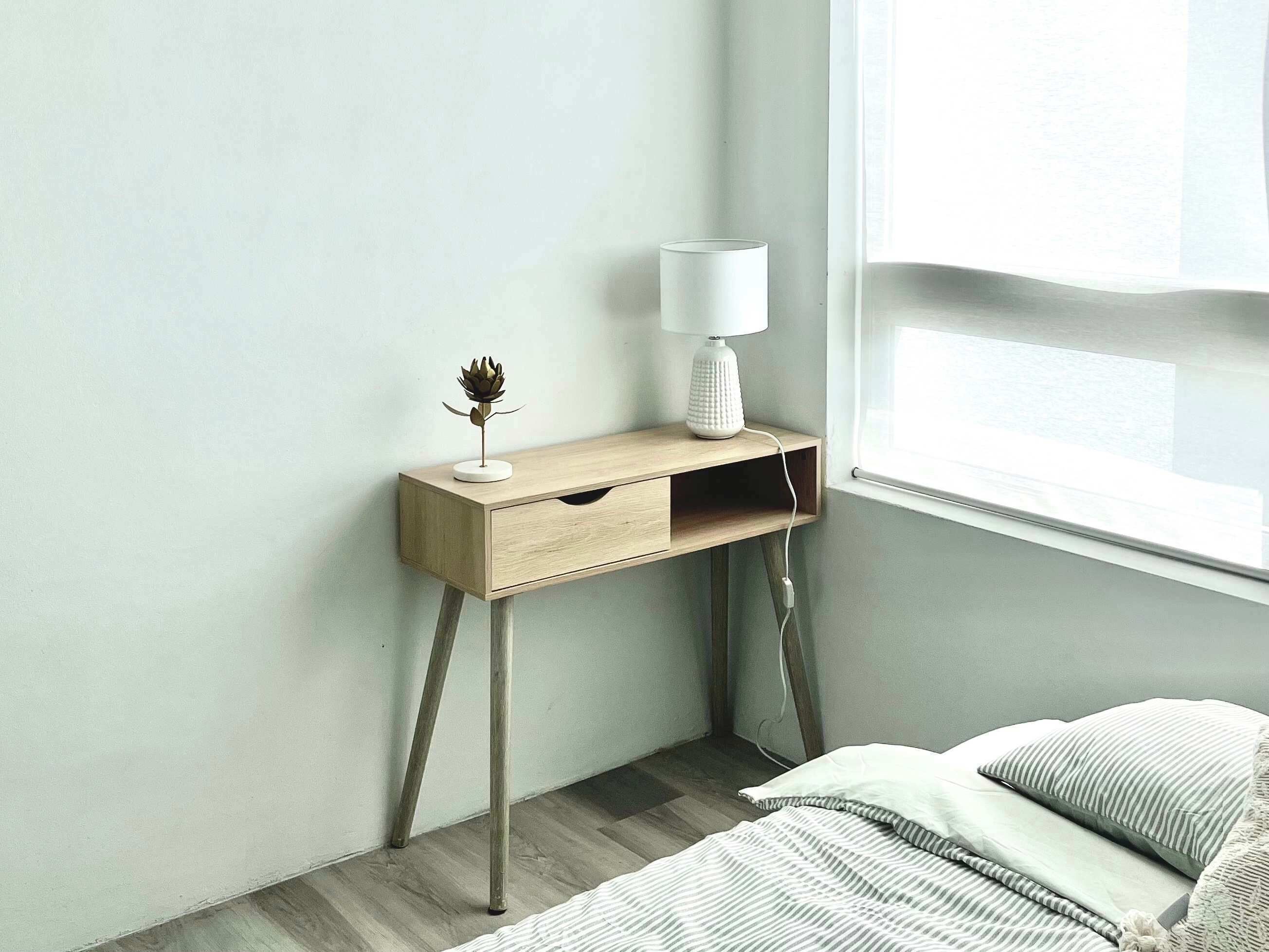 Desk, iron/ironing board, WiFi, bed sheets