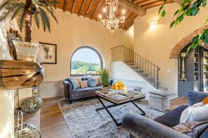 Villa | Living room - Farmhouse in Tuscany With Pool and Pizza Oven (Castelfranco di Sotto)