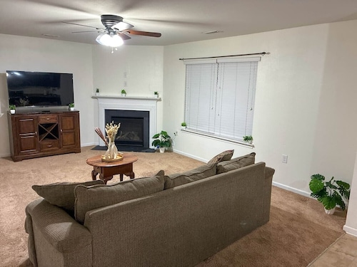 Modern 4BR Near Uptown Charlotte