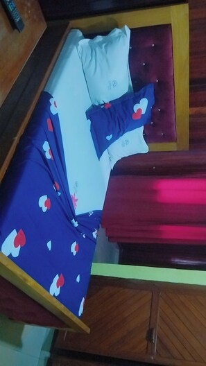 Classic Room, Balcony | Desk, laptop workspace, free WiFi - hotel le printemps (Douala)