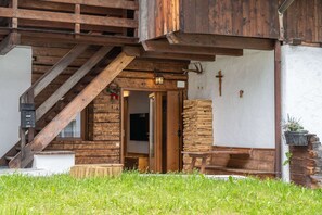 Exterior detail - Beautiful ground floor flat few steps from centre (Cortina d'Ampezzo)