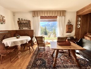 Dining - Charming ground floor flat with mountain views (Cortina d'Ampezzo)