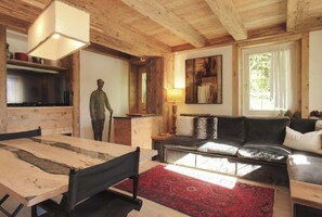 TV, offices - Brand new, beautiful ground floor flat (Cortina d'Ampezzo)