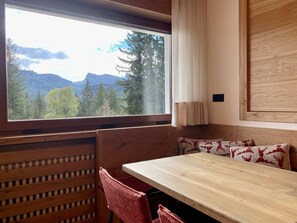 Dining - Charming ground floor flat with breathtaking views (Cortina d'Ampezzo)