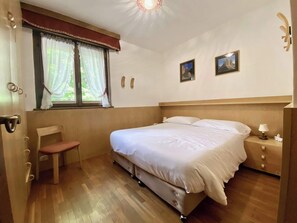 2 camere, una scrivania, ferro/asse da stiro, Wi-Fi