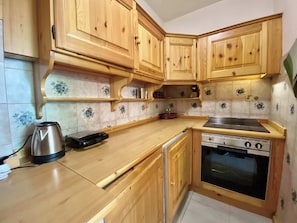 Fridge, microwave, oven, stovetop - Cozy flat in amazing central location (Cortina d'Ampezzo)