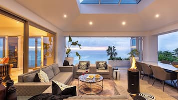 Luksusvilla, privat basseng, sjøutsikt | Terrasse/patio