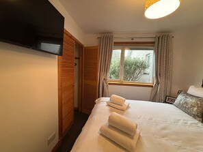 Skrivebord, wi-fi og sengetøy