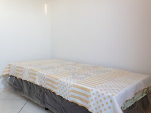 2 bedrooms, iron/ironing board, free WiFi - Casa aconchegante com excelente localização e Wi-F (Cabo Frio)