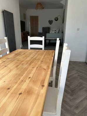 Dining - Roll-top bath, rain shower and space for 8 in the heart of Filey (North Yorkshire)