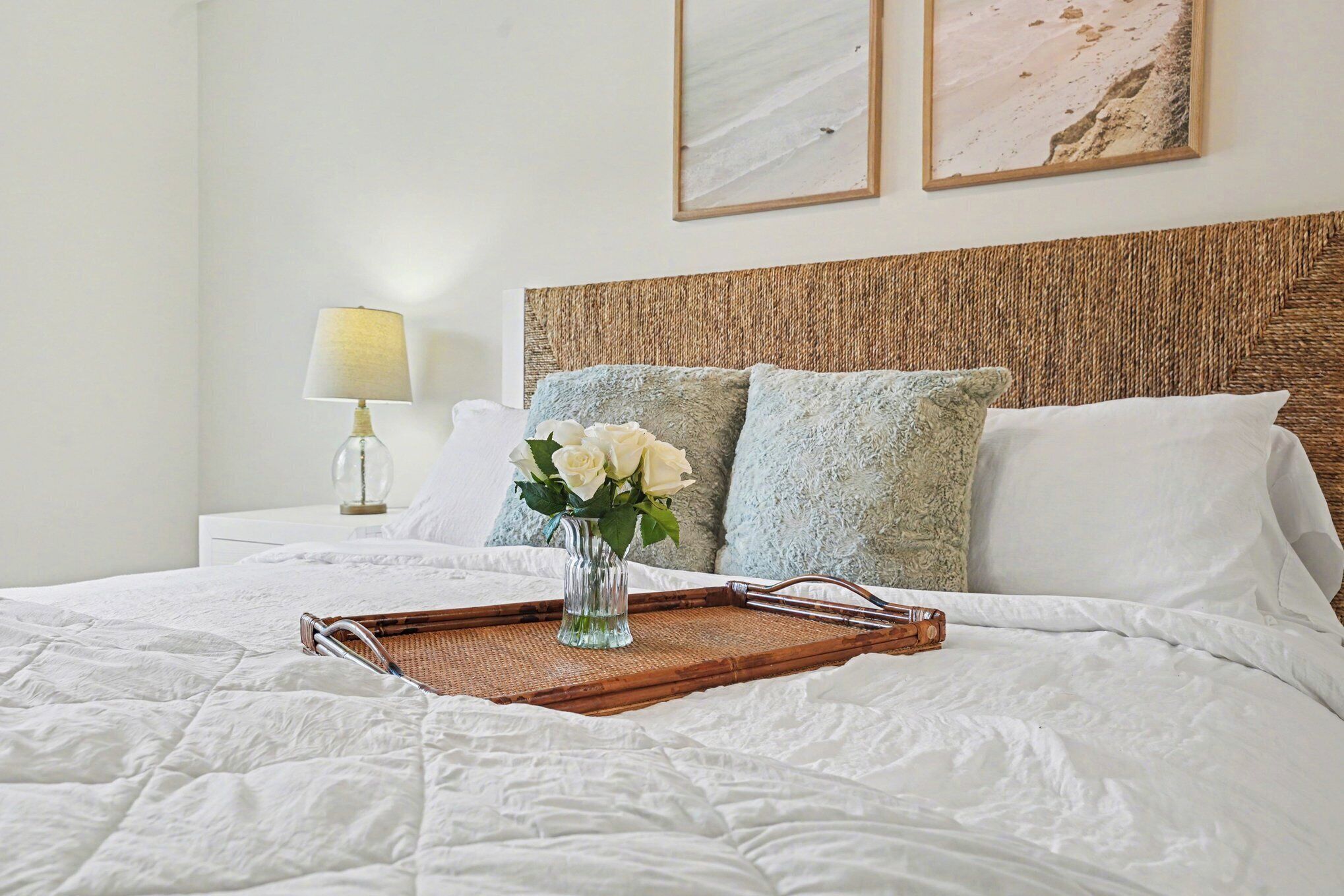 4 slaapkamers, een bureau, een strijkplank/strijkijzer, reisbedje